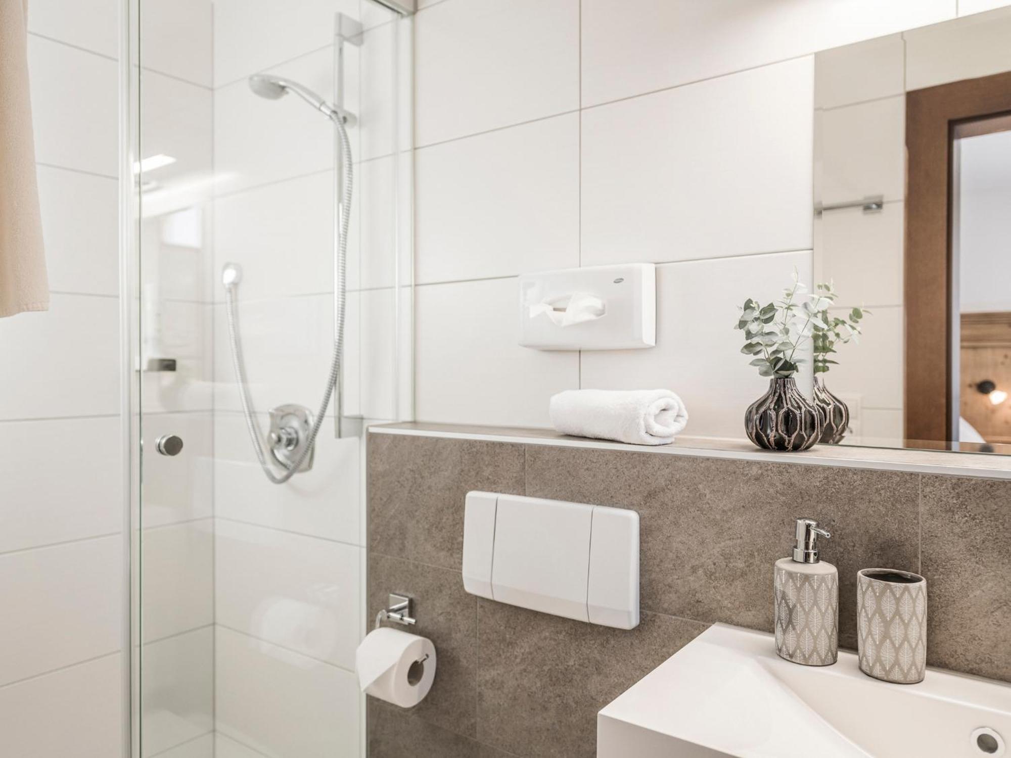 Hotel Haus Christine Ried im Zillertal Zewnętrze zdjęcie
