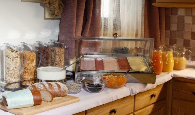 Hotel Haus Christine Ried im Zillertal Zewnętrze zdjęcie