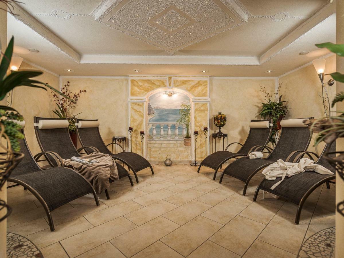 Hotel Haus Christine Ried im Zillertal Zewnętrze zdjęcie